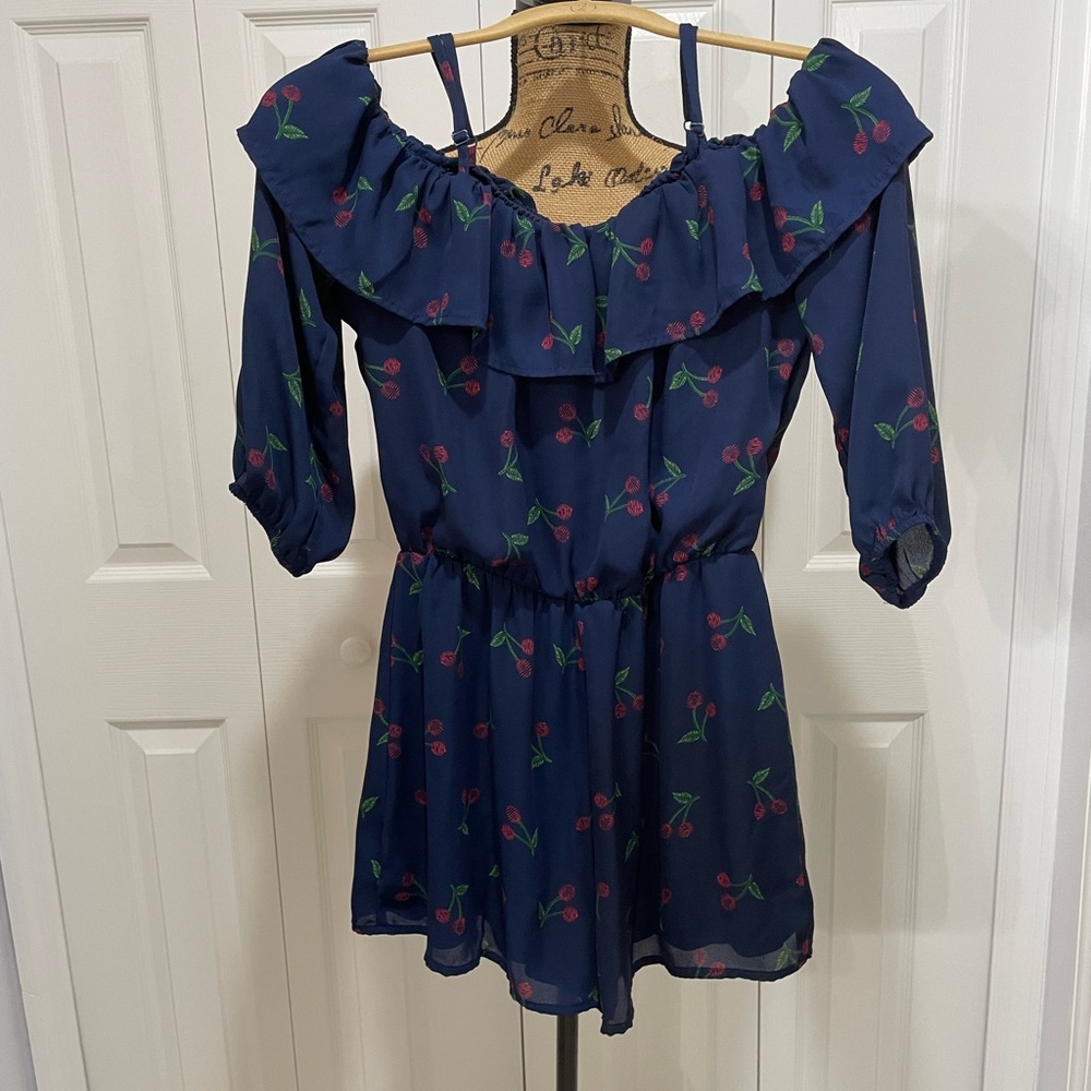 As U Wish Navy Shorts Romper with Floral Print Sz Sm = 4/6 - Picture 2 of 10
